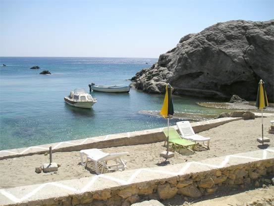 Castelia Bay Hotel Amoopi Exterior foto